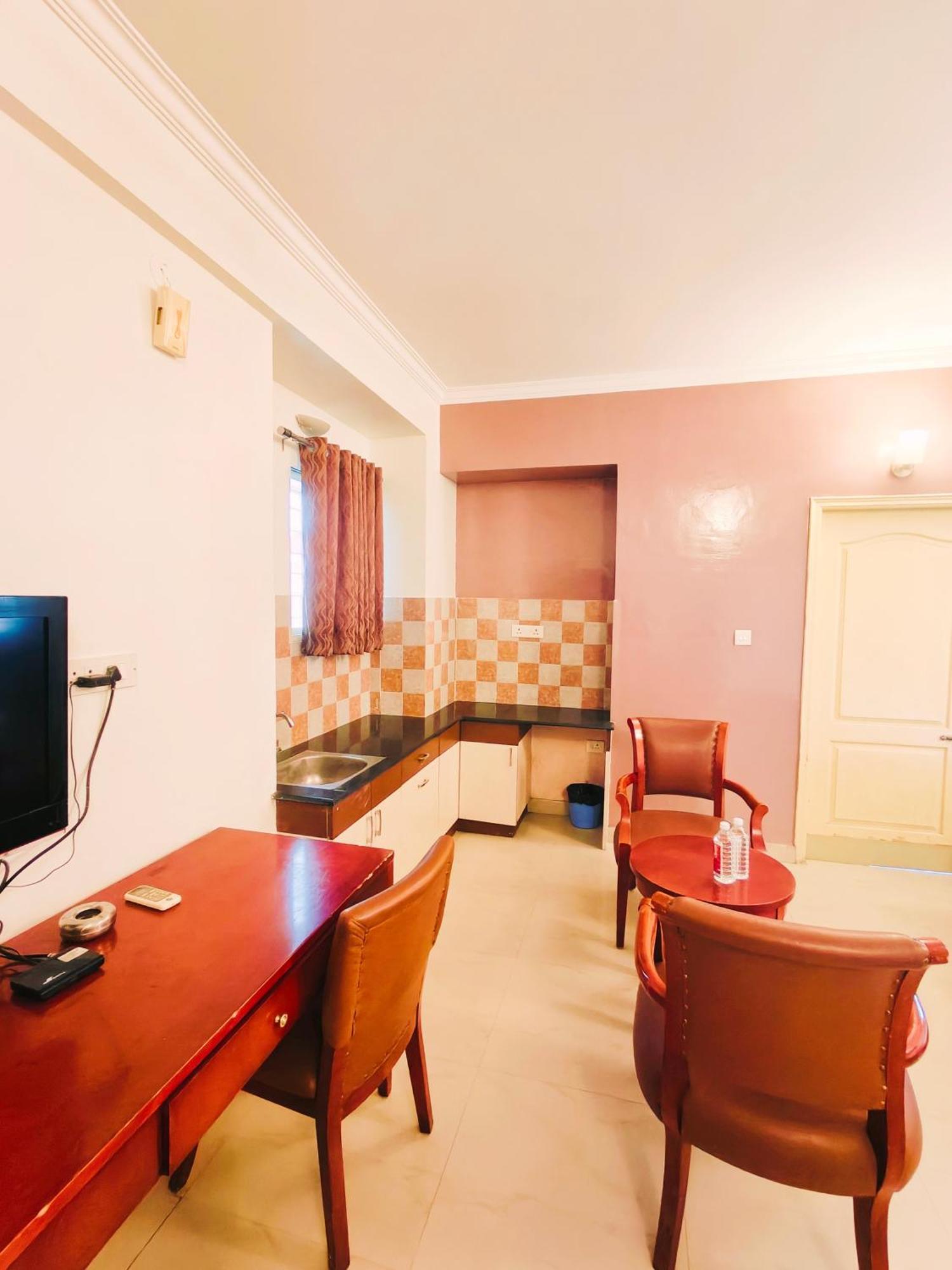 Kings Suites Palace Grounds Bangalore Exterior foto