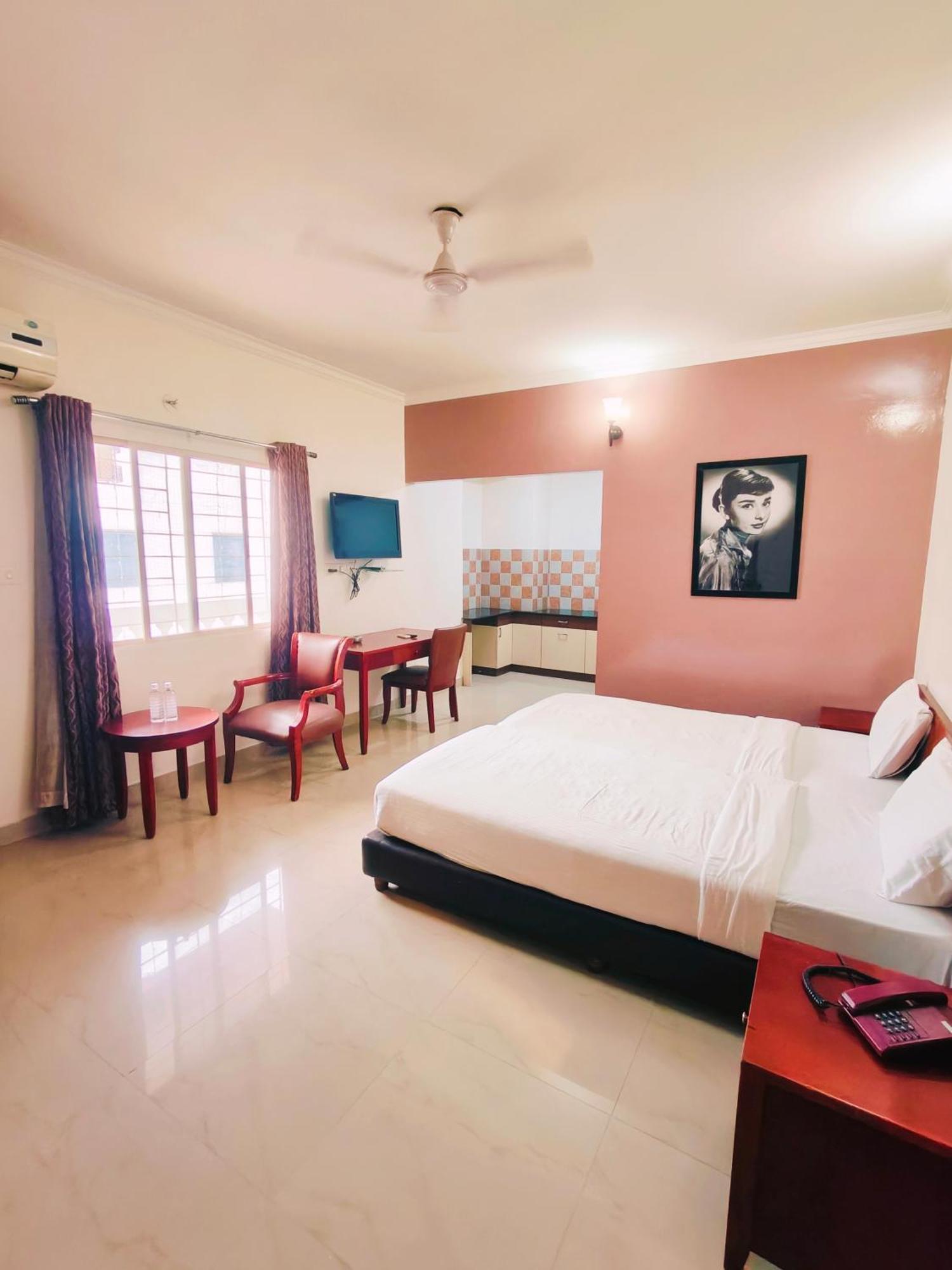 Kings Suites Palace Grounds Bangalore Exterior foto