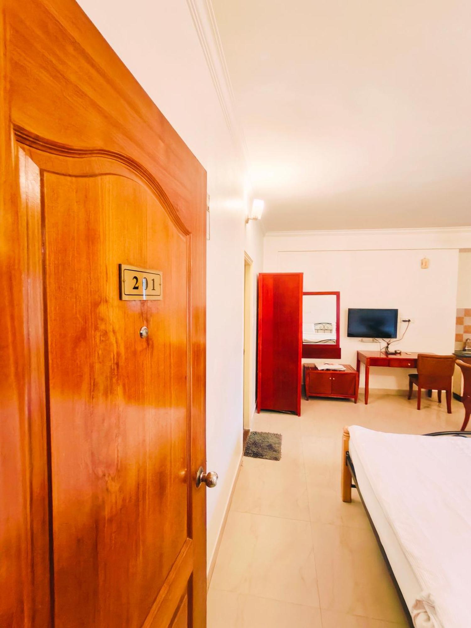 Kings Suites Palace Grounds Bangalore Exterior foto